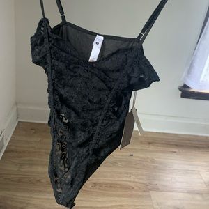 Melograno Rico Lace Bodysuit